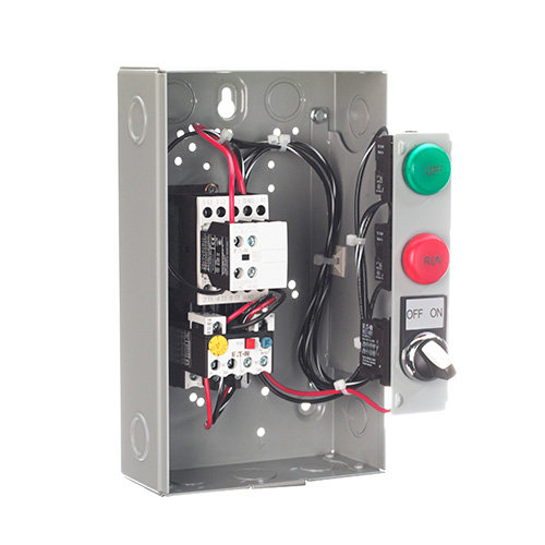 IEC contactor used in combination with an overload relay module to switch a motor load